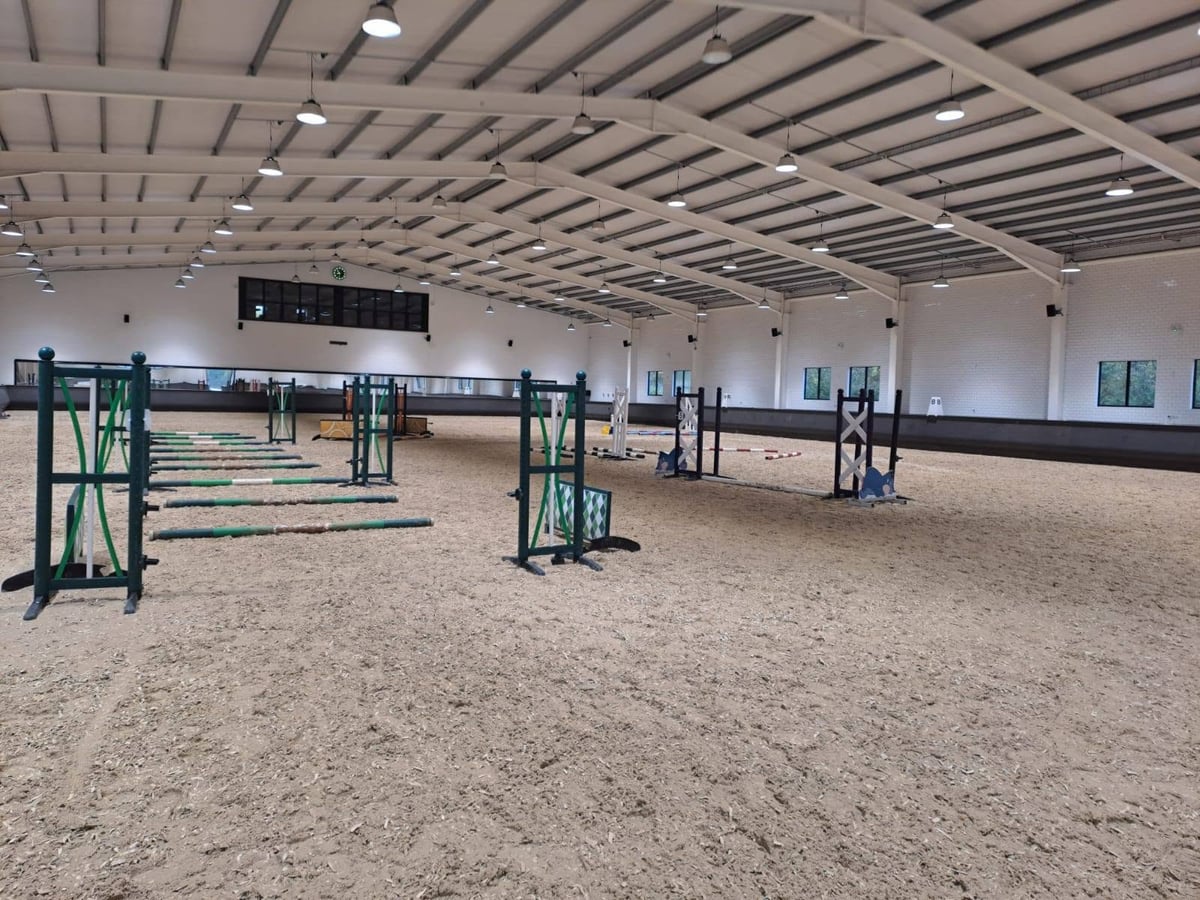 Flat, Poles & Grids at Warrenwood Manor
