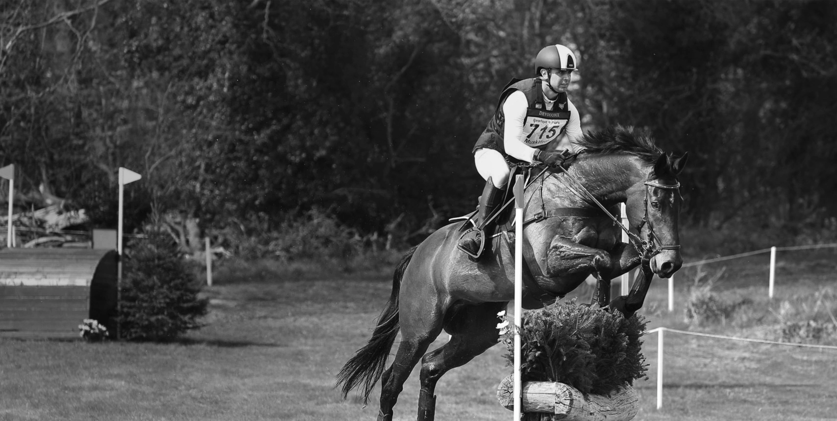 Dan Bizzarro cross country jumping at competition